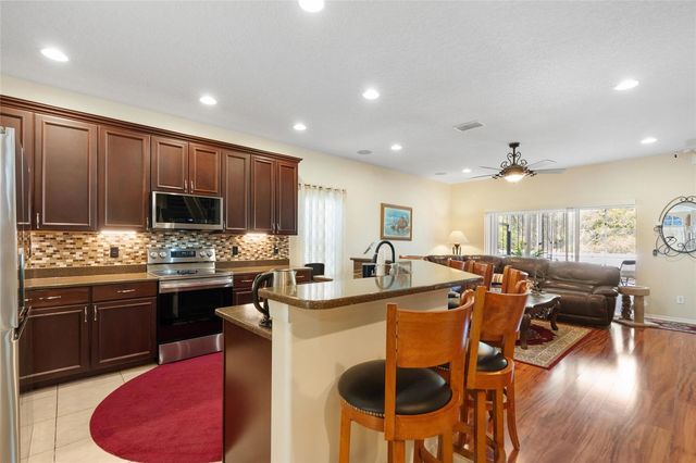 11129 OYSTER BAY CIRCLE, New Port Richey, FL 34654