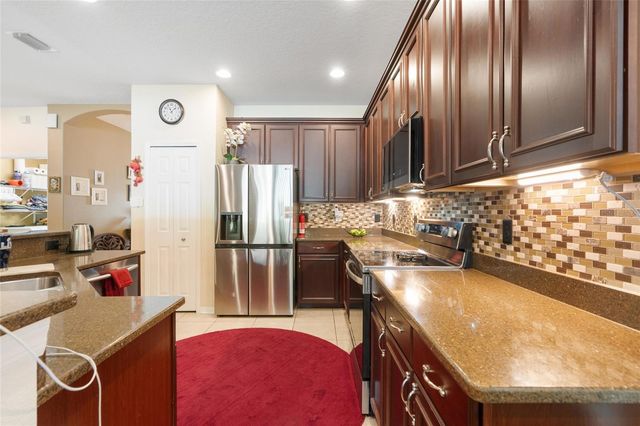 11129 OYSTER BAY CIRCLE, New Port Richey, FL 34654