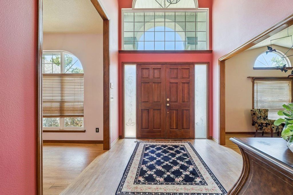 Image 4 of property listing at 908 ALMOND TREE CIRCLE, Orlando, FL 32835
