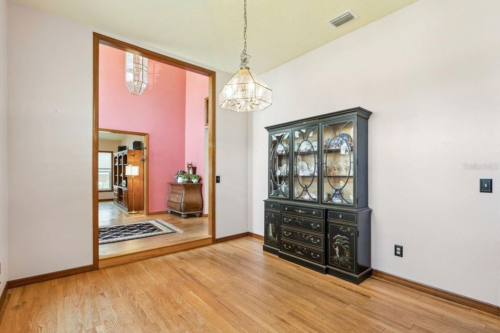 Image 32 of property listing at 908 ALMOND TREE CIRCLE, Orlando, FL 32835
