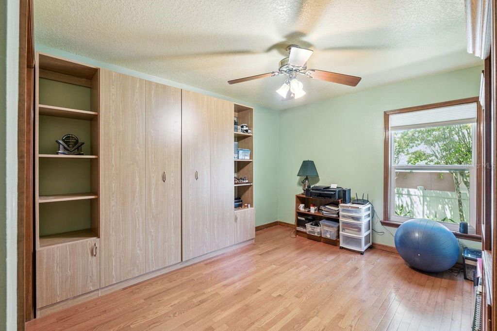 Image 34 of property listing at 908 ALMOND TREE CIRCLE, Orlando, FL 32835