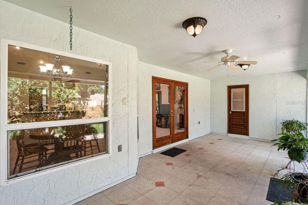 Image 35 of property listing at 908 ALMOND TREE CIRCLE, Orlando, FL 32835