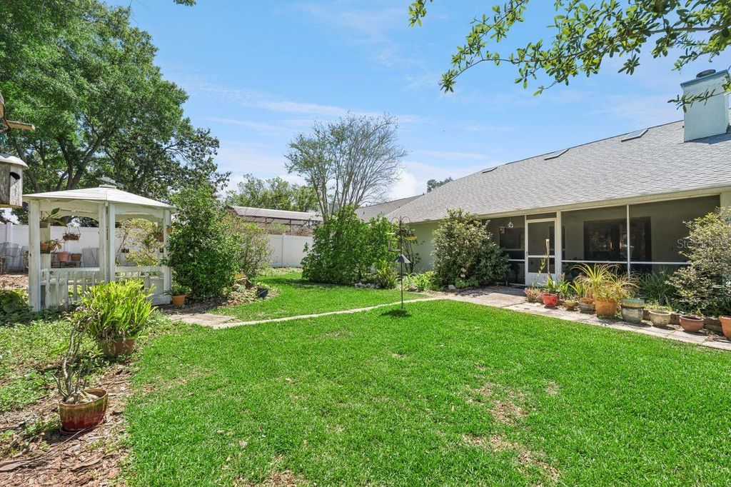 Image 38 of property listing at 908 ALMOND TREE CIRCLE, Orlando, FL 32835