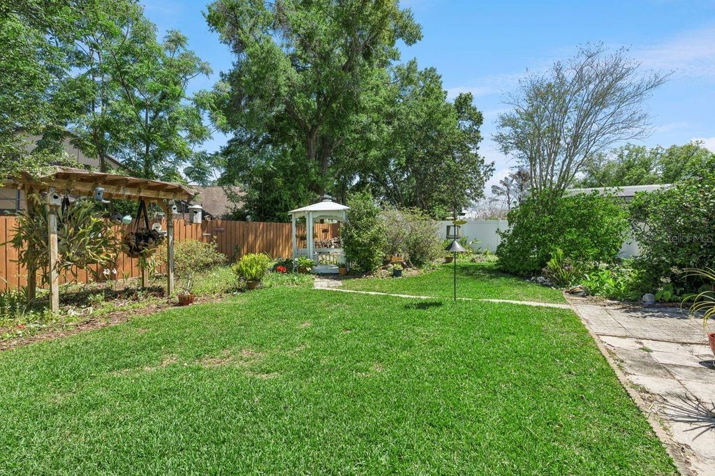Image 39 of property listing at 908 ALMOND TREE CIRCLE, Orlando, FL 32835