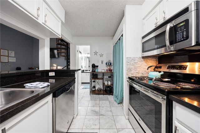 14825 Windward Dr 215, Corpus Christi, TX 78418