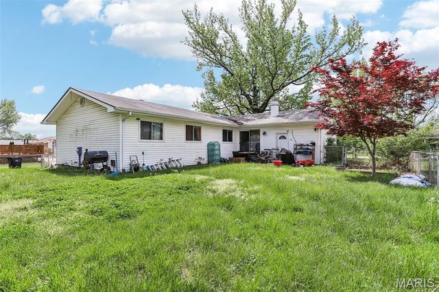 1684 Kew Gardens Drive, Florissant, MO 63031