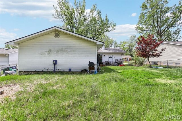 1684 Kew Gardens Drive, Florissant, MO 63031