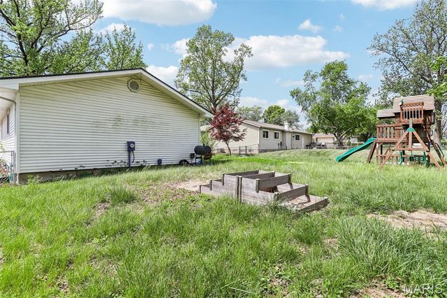 1684 Kew Gardens Drive, Florissant, MO 63031