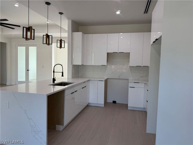 3541 20th AVE NE, Naples, FL 34120