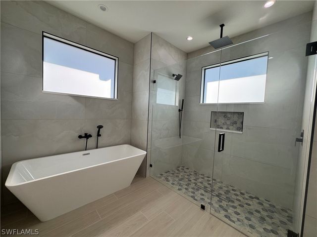 3541 20th AVE NE, Naples, FL 34120