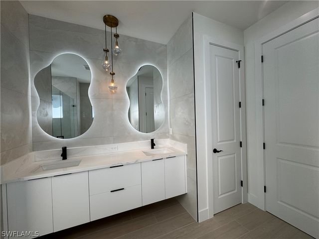 3541 20th AVE NE, Naples, FL 34120