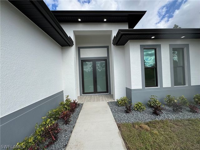 3541 20th AVE NE, Naples, FL 34120