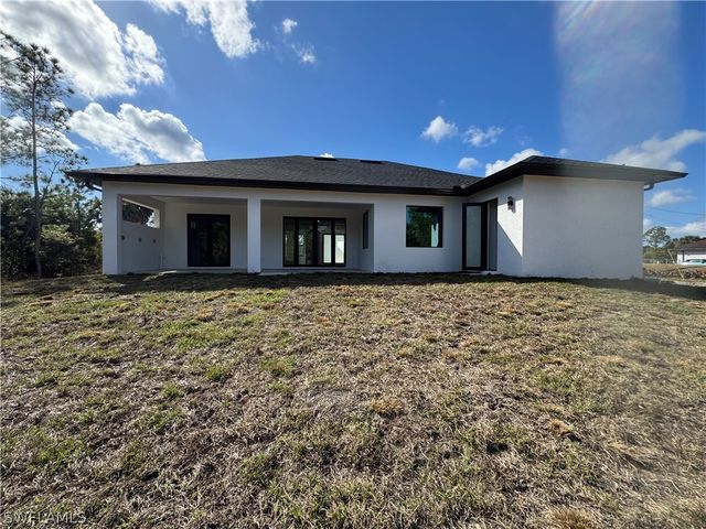 3541 20th AVE NE, Naples, FL 34120