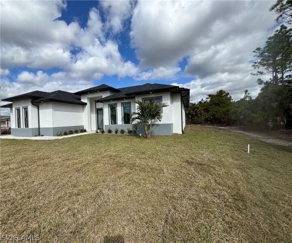 3541 20th AVE NE, Naples, FL 34120