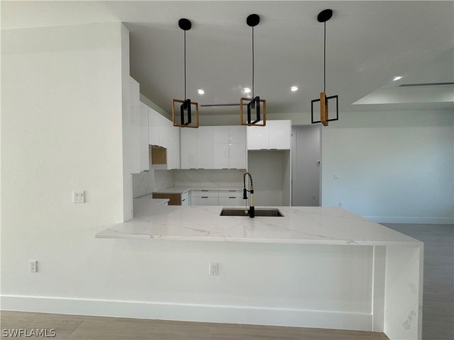 3541 20th AVE NE, Naples, FL 34120