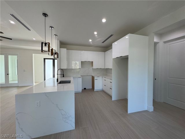 3541 20th AVE NE, Naples, FL 34120