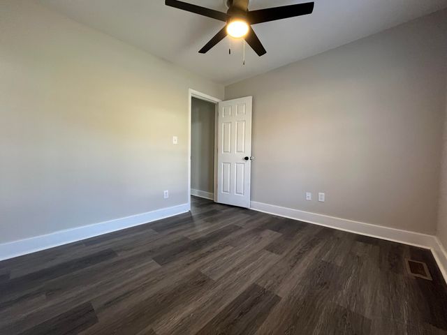 1605 Barrett Road, London, KY 40741