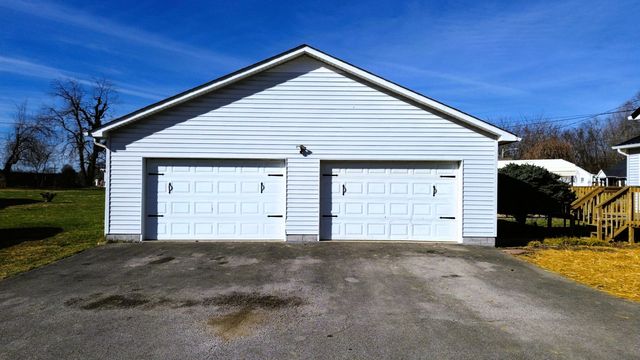 1605 Barrett Road, London, KY 40741