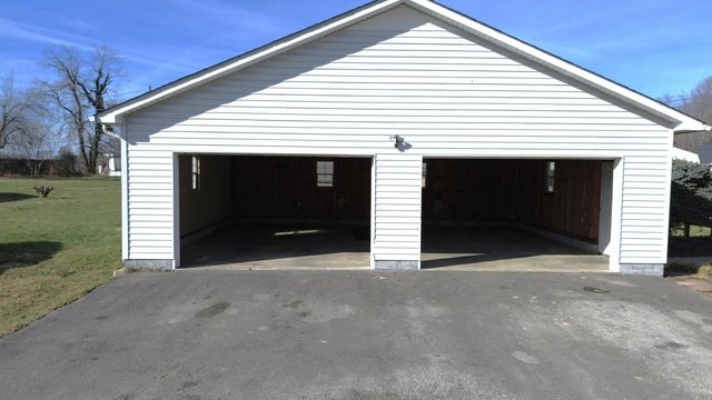 1605 Barrett Road, London, KY 40741