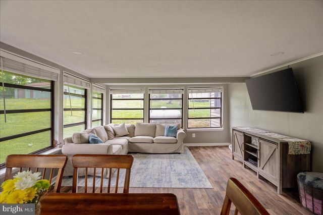 369 MOUNTAIN LAKE DR, Front Royal, VA 22630