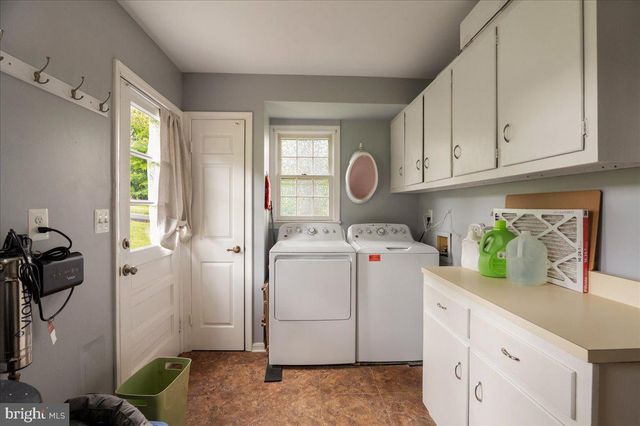 369 MOUNTAIN LAKE DR, Front Royal, VA 22630