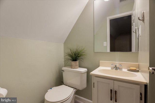 369 MOUNTAIN LAKE DR, Front Royal, VA 22630
