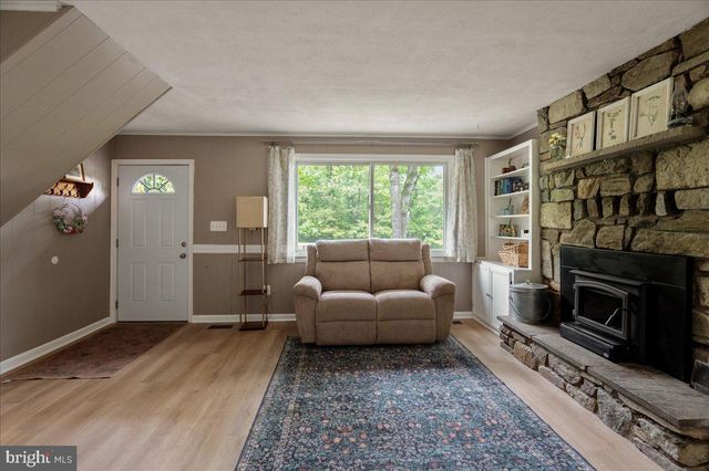 369 MOUNTAIN LAKE DR, Front Royal, VA 22630
