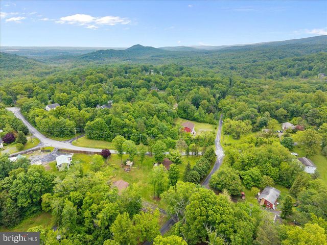 369 MOUNTAIN LAKE DR, Front Royal, VA 22630