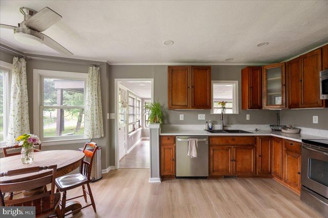 369 MOUNTAIN LAKE DR, Front Royal, VA 22630