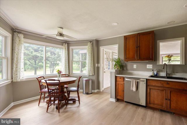 369 MOUNTAIN LAKE DR, Front Royal, VA 22630