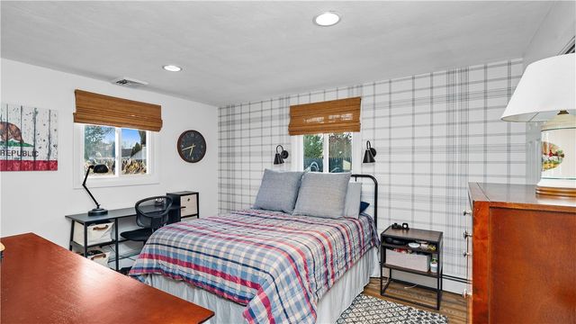 15 Shadbush Road, Warwick, RI 02888