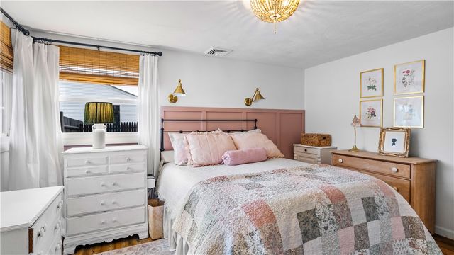 15 Shadbush Road, Warwick, RI 02888