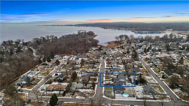 15 Shadbush Road, Warwick, RI 02888