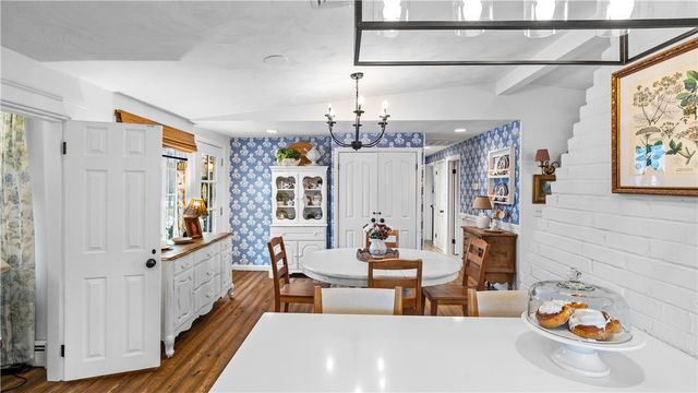 15 Shadbush Road, Warwick, RI 02888