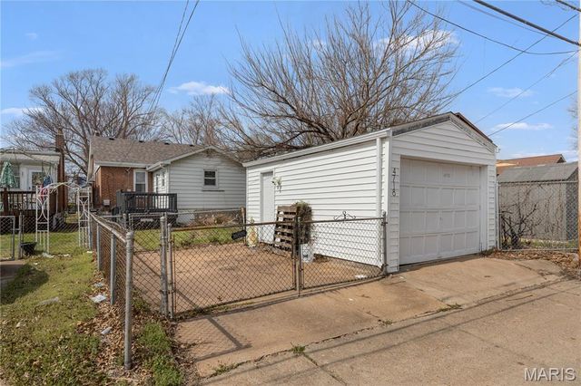 4718 Newport Avenue, St Louis, MO 63116