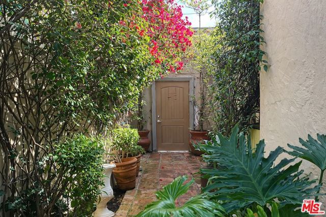 1538 N Crescent Heights Boulevard, West Hollywood, CA 90046