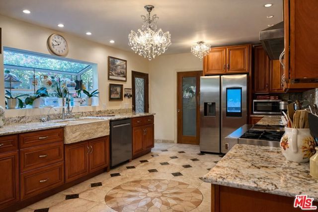 1538 N Crescent Heights Boulevard, West Hollywood, CA 90046