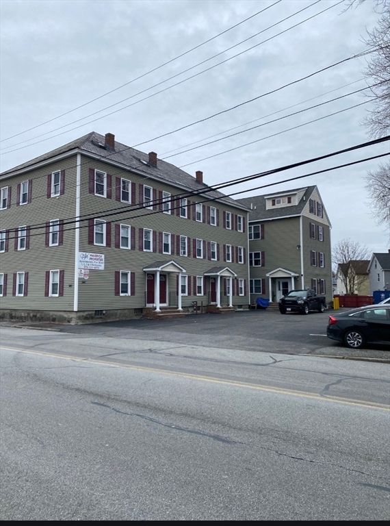 341 Lakeview Avenue 9, Lowell, MA 01850