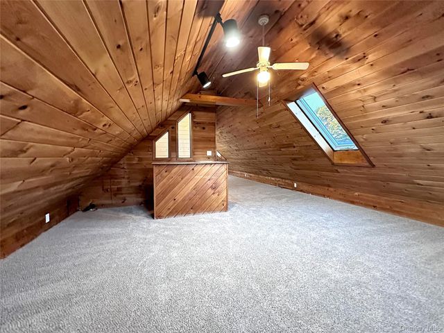 7 Carnaby Avenue, Coram, NY 11727