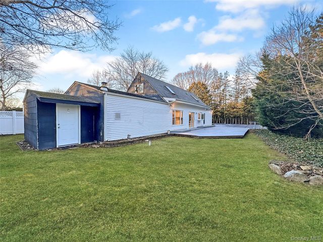 7 Carnaby Avenue, Coram, NY 11727
