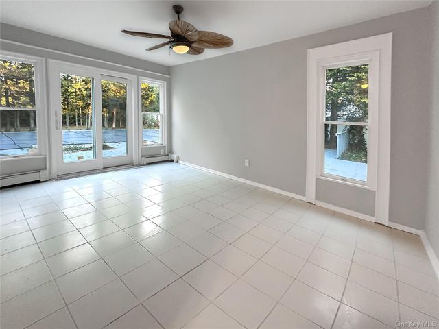 7 Carnaby Avenue, Coram, NY 11727