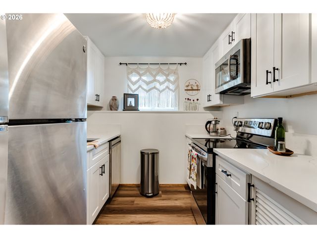 4083 DONALD St A, Eugene, OR 97405