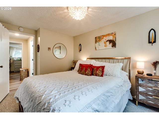 4083 DONALD St A, Eugene, OR 97405