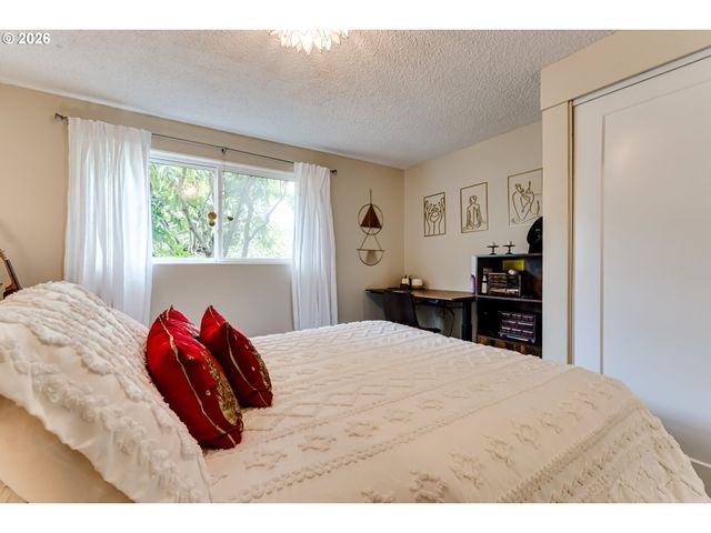 4083 DONALD St A, Eugene, OR 97405