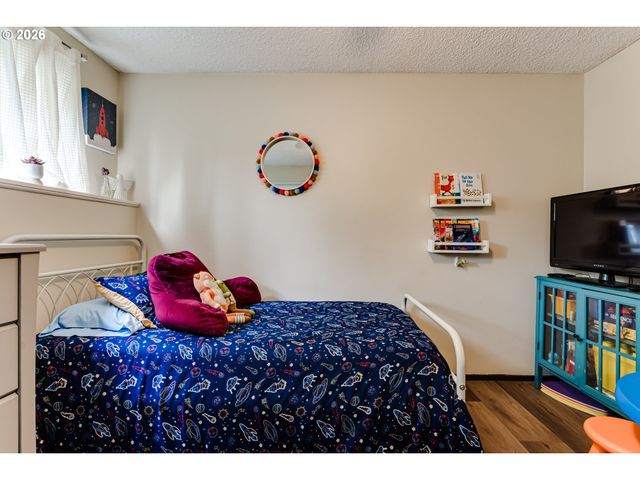 4083 DONALD St A, Eugene, OR 97405