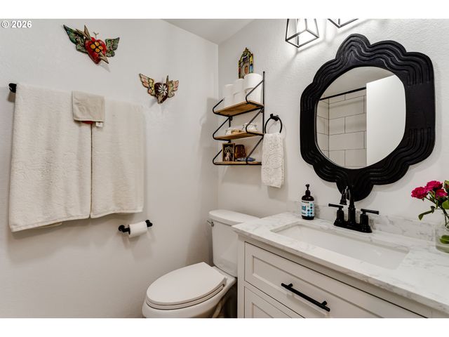 4083 DONALD St A, Eugene, OR 97405