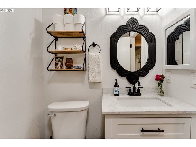 4083 DONALD St A, Eugene, OR 97405