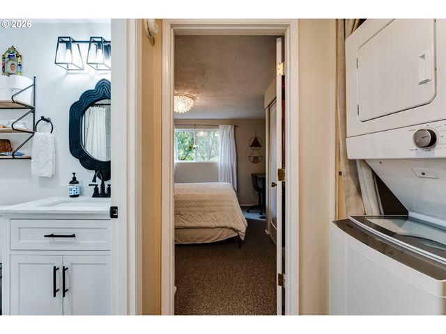 4083 DONALD St A, Eugene, OR 97405