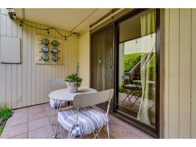 4083 DONALD St A, Eugene, OR 97405