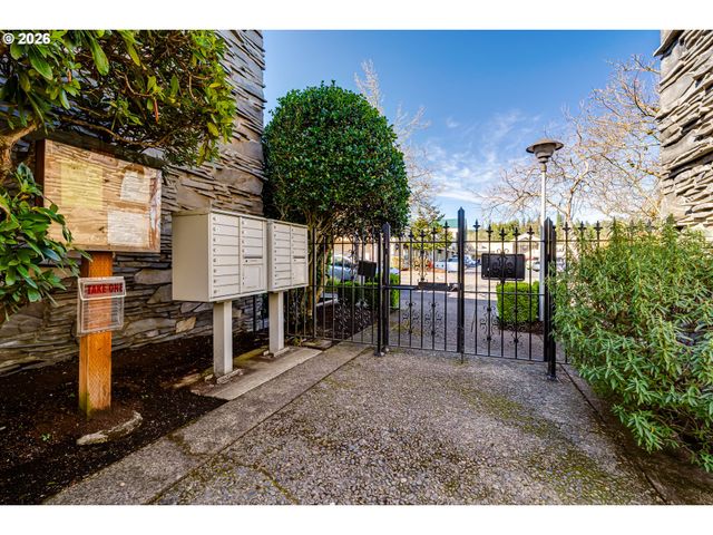 4083 DONALD St A, Eugene, OR 97405